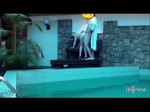 ❤️ Boss kutsub neiu basseini, kuid ei suutnud vastu panna kuumale ❤ Porno fb at us ☑