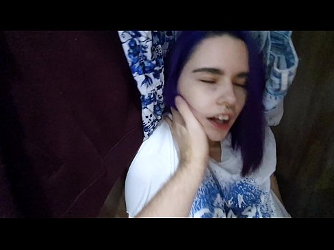 ❤️ Leidsin oma õe kapist ja aitasin tal cumida ❤ Porno fb at us ☑